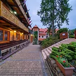 Modrzewiowka 3*
