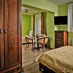 Modrzewiowka Hotell 3*