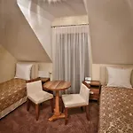 Modrzewiowka 3*